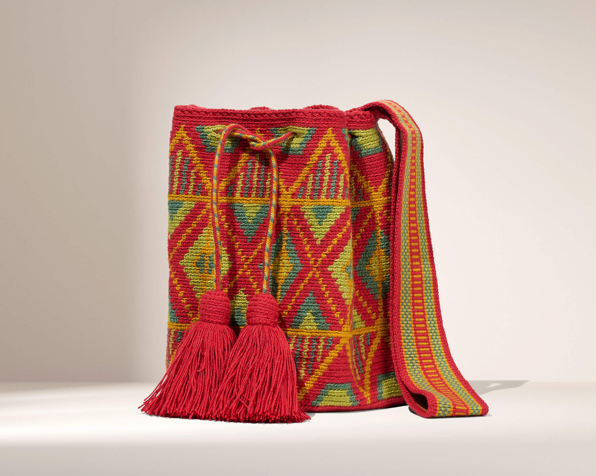 Si'ira – Wayuu Mochila Crossbody Bag – OneThreadCollective