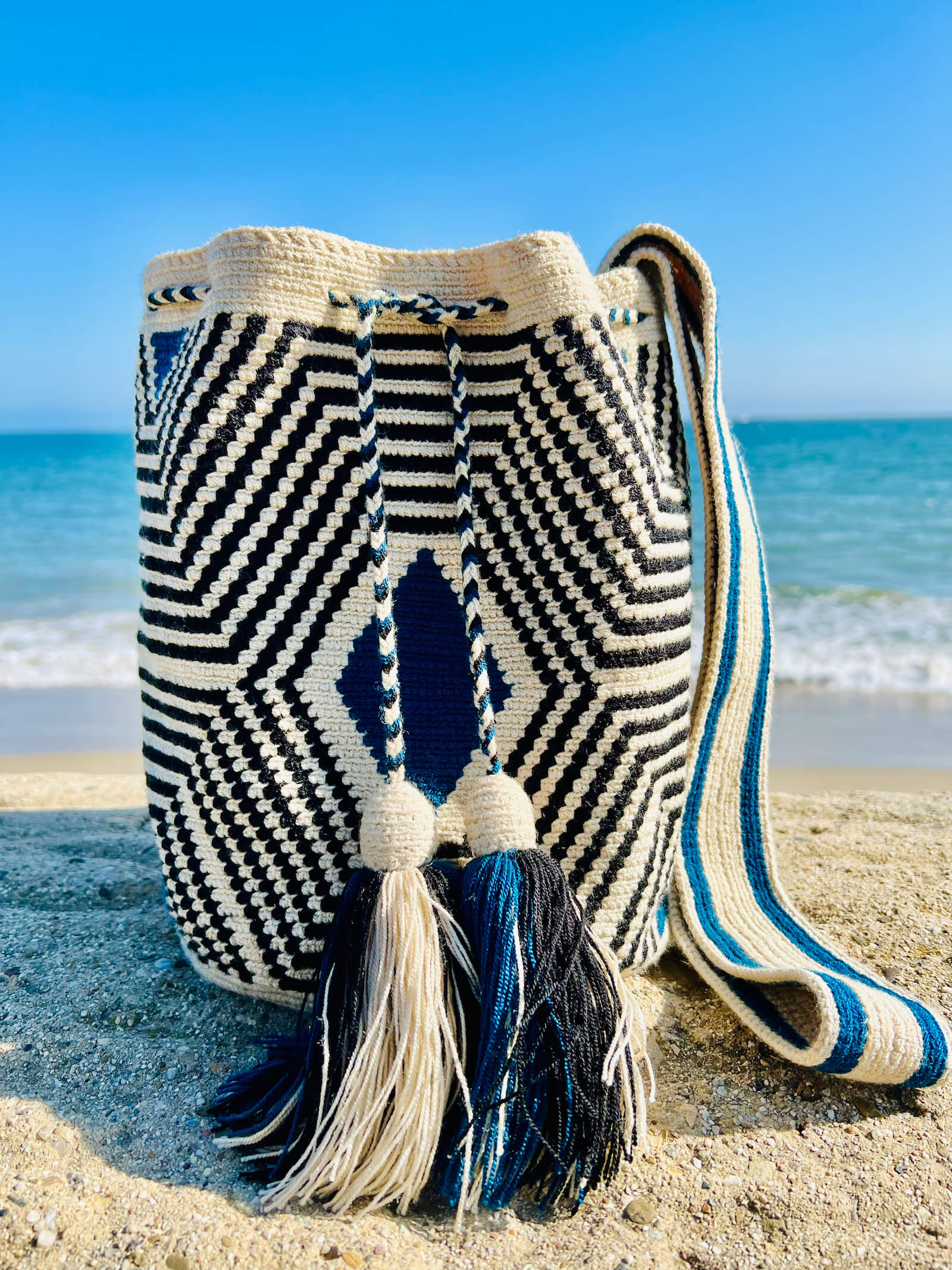 Corral – Wayuu Crossbody Mochila – OneThreadCollective