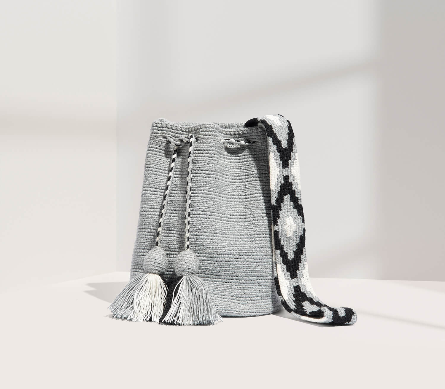【vanone atelier】B3012 モンマルトル ノットバッグ_2colors Clásica – OneThreadCollective